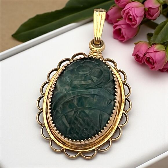 Vintage Gold Tone Pendant Green Glass Filigree Setting Mid Century  7S - Picture 2 of 7